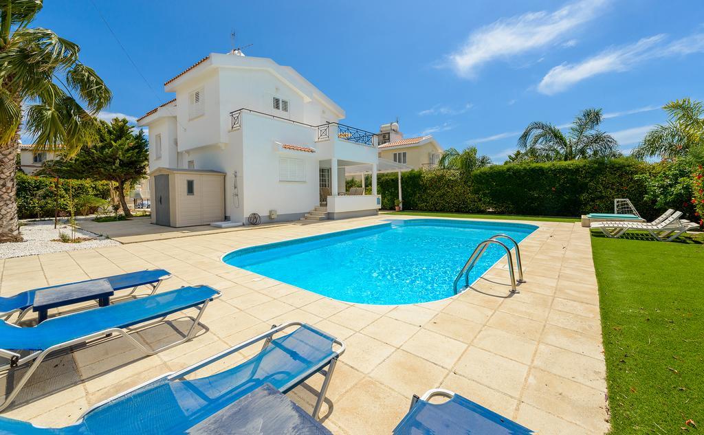 Merab Center Villas Ayía Nápa Chambre photo