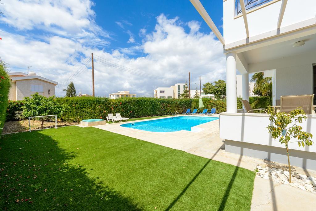 Merab Center Villas Ayía Nápa Chambre photo