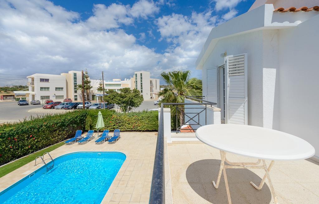 Merab Center Villas Ayía Nápa Chambre photo
