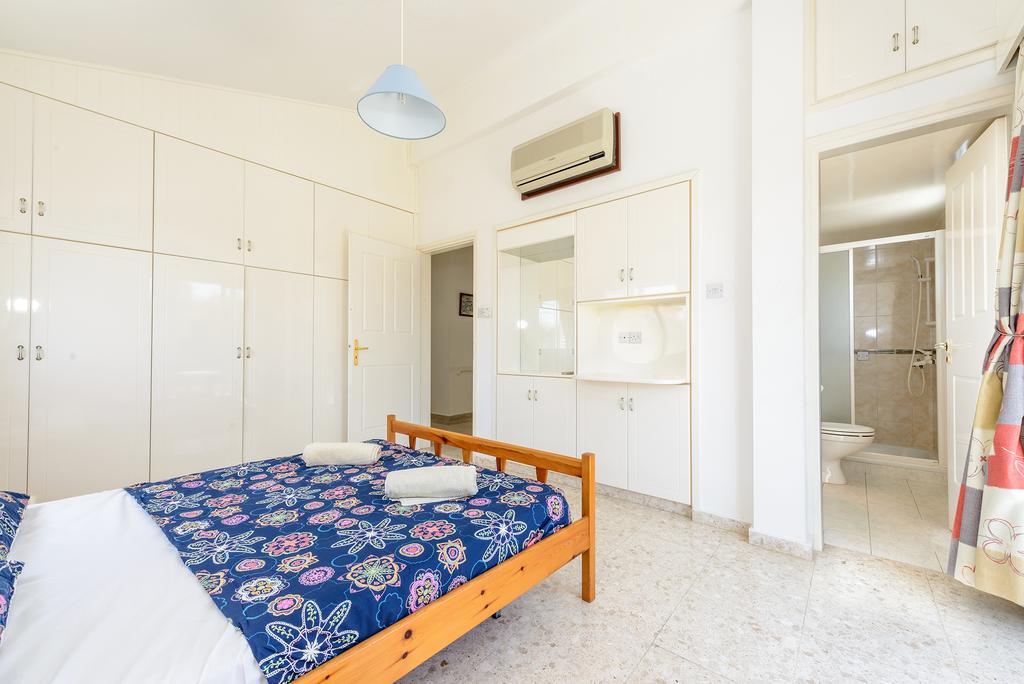 Merab Center Villas Ayía Nápa Chambre photo
