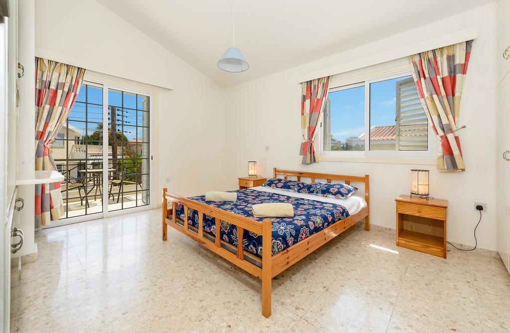 Merab Center Villas Ayía Nápa Chambre photo