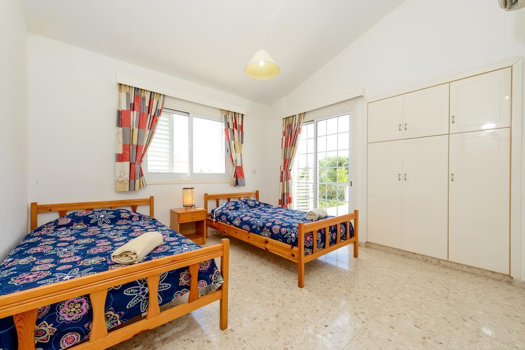 Merab Center Villas Ayía Nápa Chambre photo