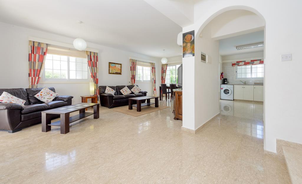 Merab Center Villas Ayía Nápa Chambre photo