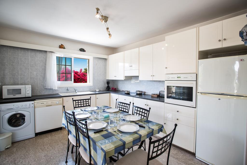 Merab Center Villas Ayía Nápa Extérieur photo