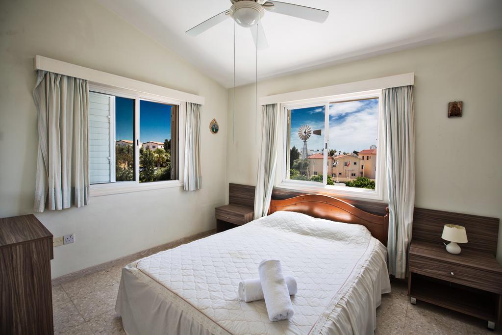 Merab Center Villas Ayía Nápa Extérieur photo